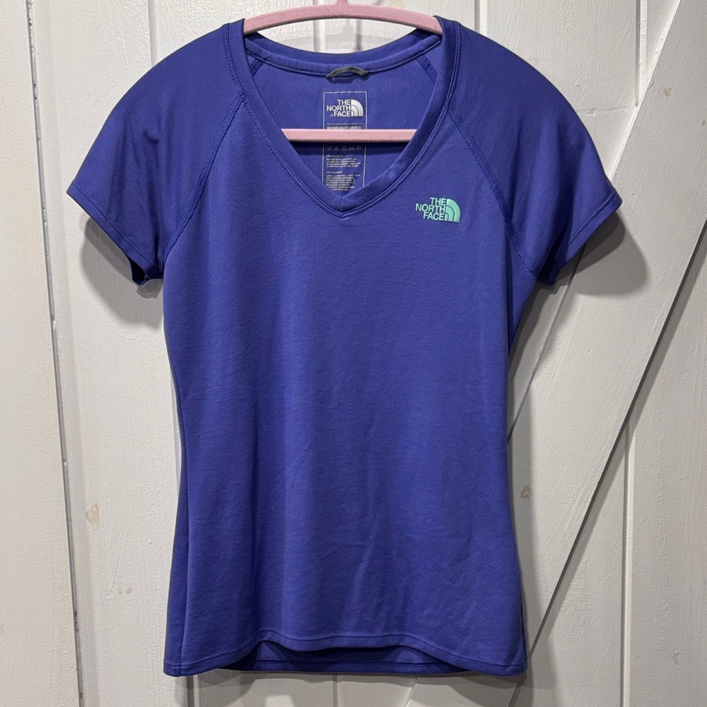 The North Face Women's Blue/Purple V-Neck Tee ~ Size XS